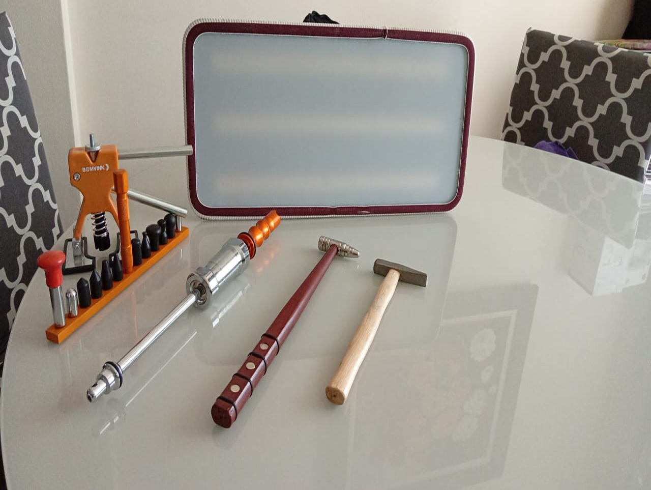 Variedade de ferramentas para diferentes tipos de reparos automotivos